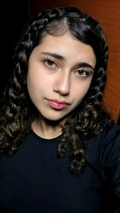 Nayeli C.