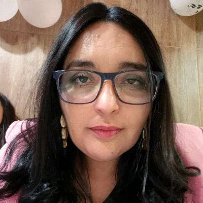 Claudia S.