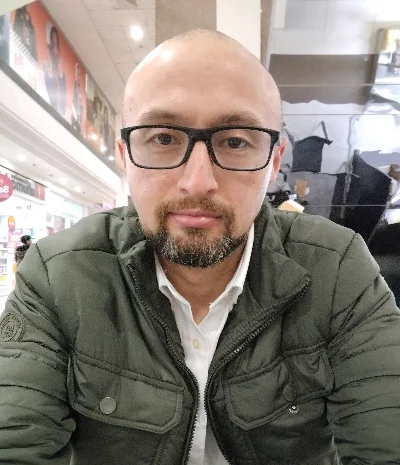 Claudio V.