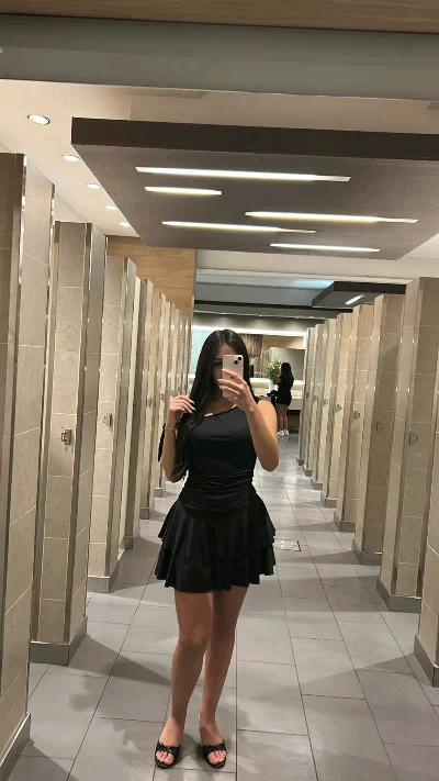 Ayelen E.