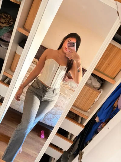 Rafaella A.