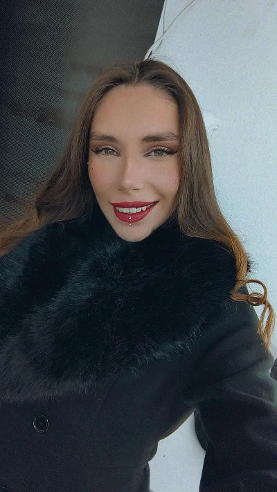 Almendra J.