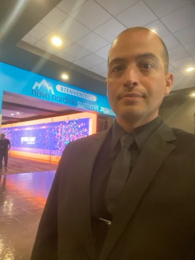 Víctor A.