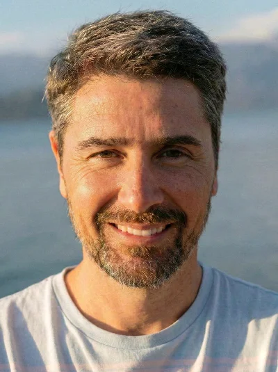 Héctor R.