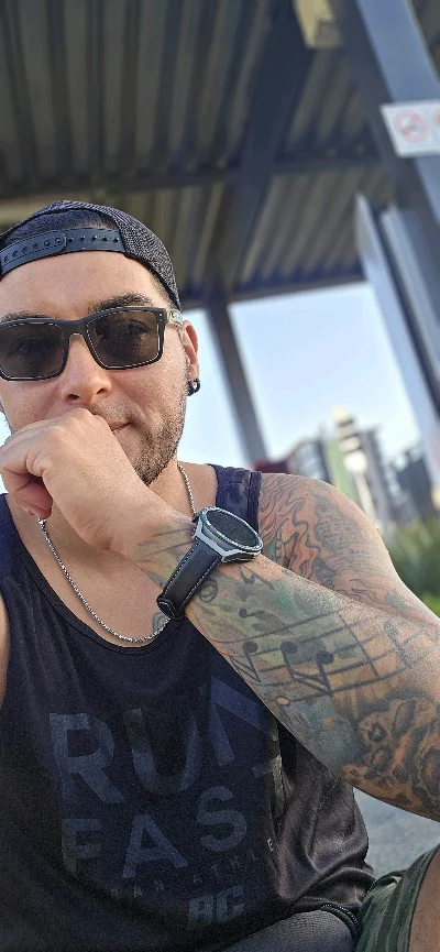 Víctor T.