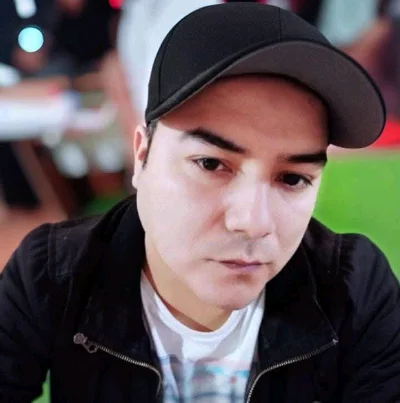 Jonnathan G.