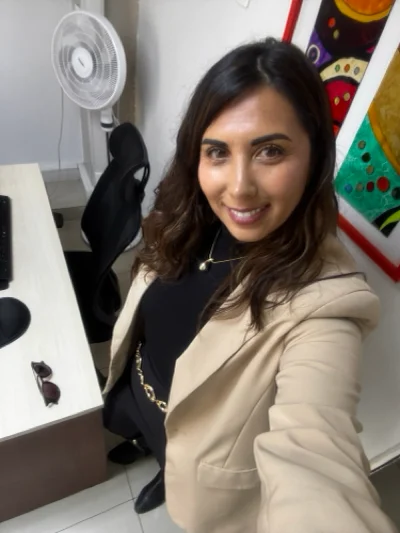 Yanette R.