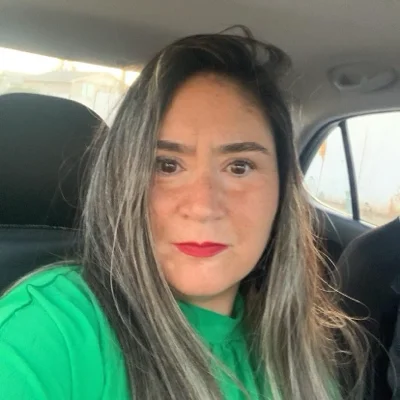 Paula V.