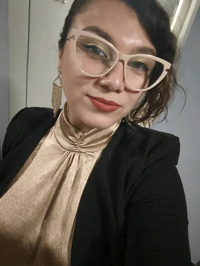 Nicole O.