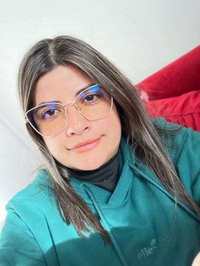 Lia C.