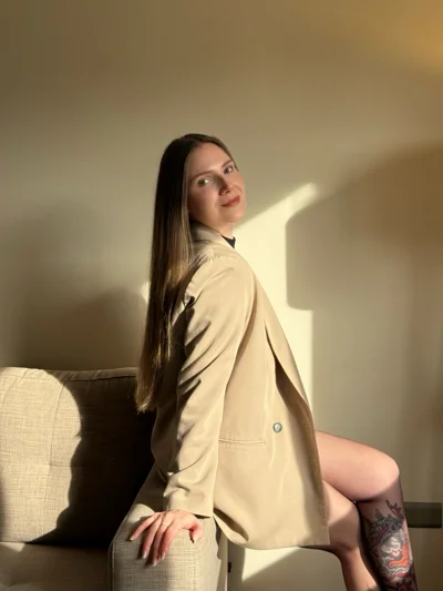 Isis M.