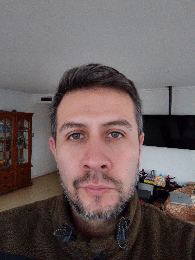 Héctor E.