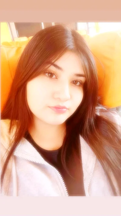 Dahyna T.