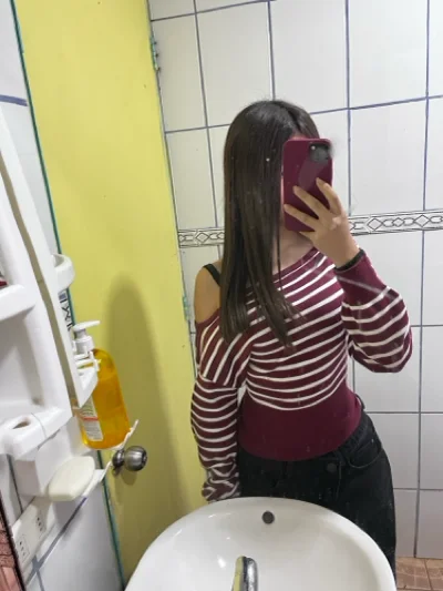 Paula F.