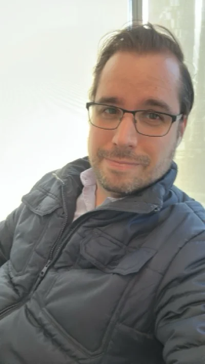 Nicolas D.