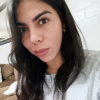 Joselyn G.