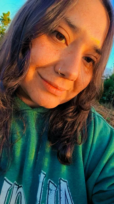 Yoyi F.