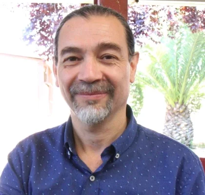 René A.
