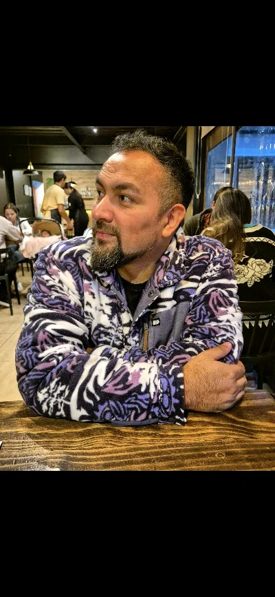 Mauricio E.