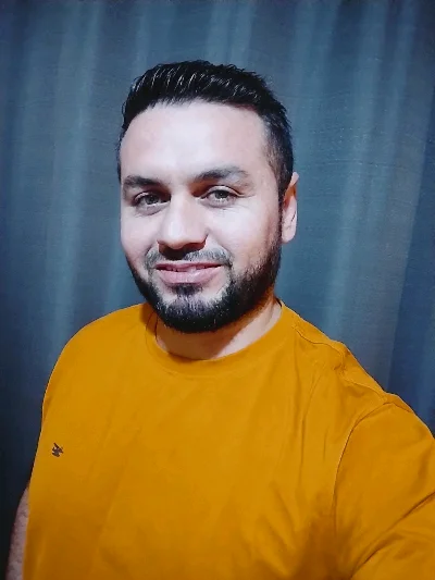Mauricio H.