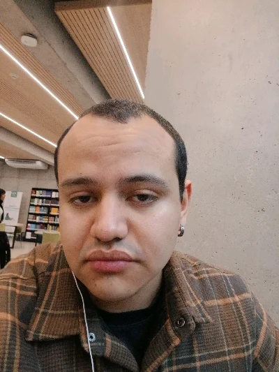 Lukas C.