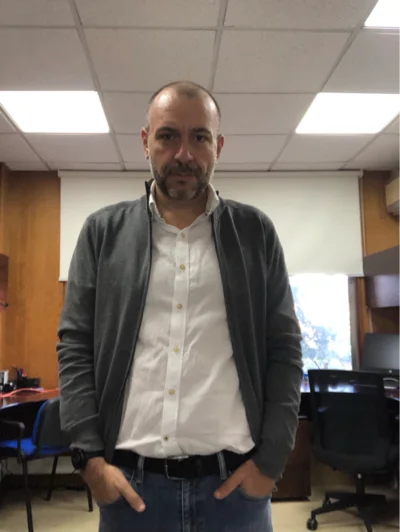 Gastón.