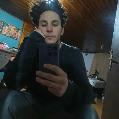Héctor F.