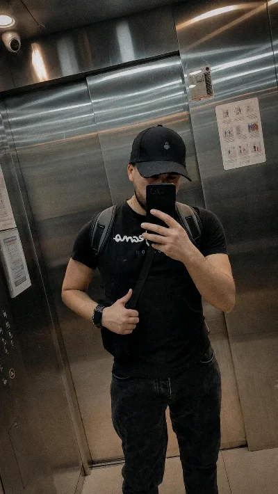 Esteban V.
