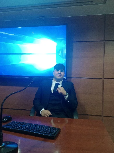 Vicente L.
