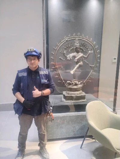 Esteban R.