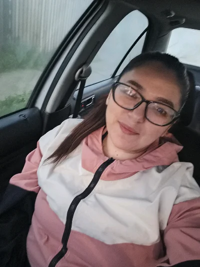 Lesly S.