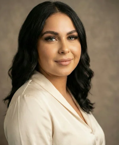 Paola R.