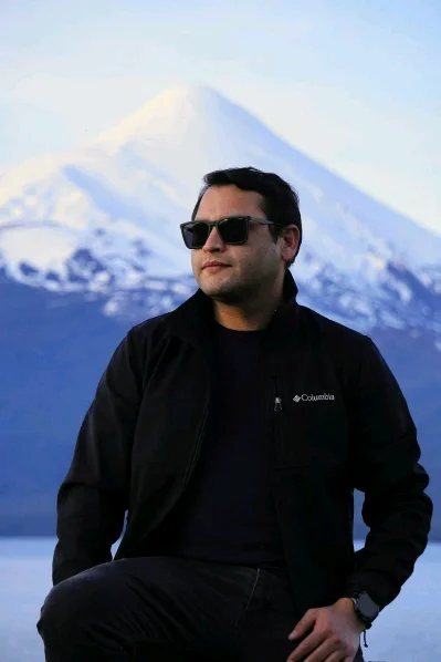 Luis H.