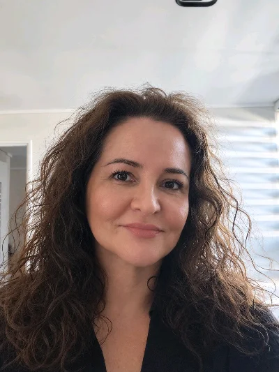 Paula F.