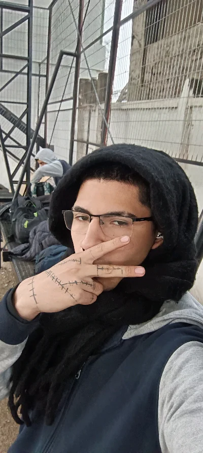 El N.