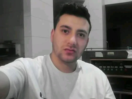 Esteban R.