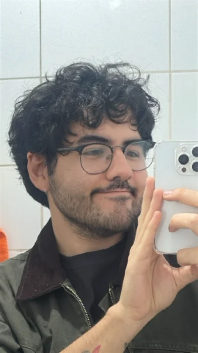 Nicolás R.