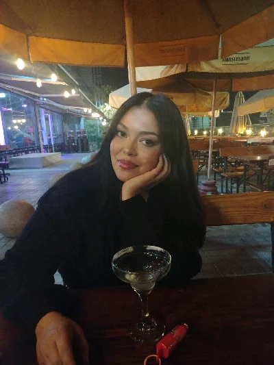 Vania C.